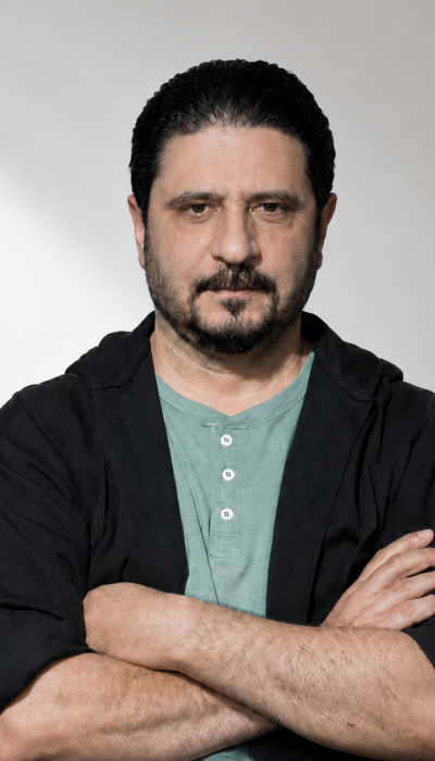 حمیدرضا منایی نویسنده برج سکوت